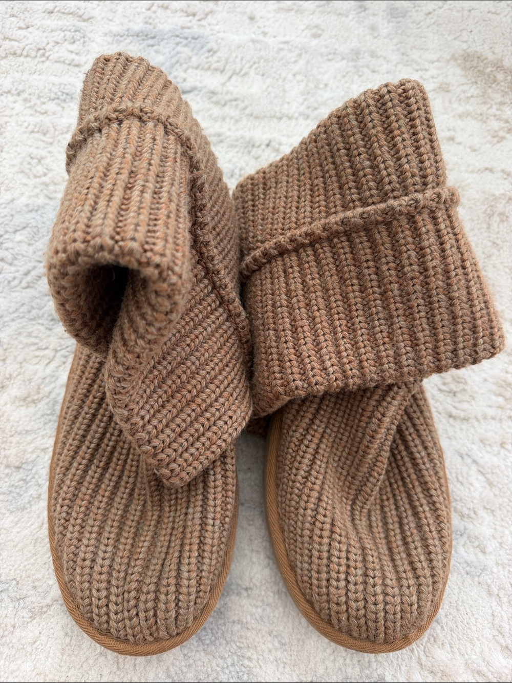 UGG Women’s Knit Cuff Boots in Chestnut